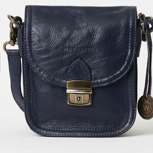 Wanderer’s Travel Co. The Glastonbury Crossbody Leather